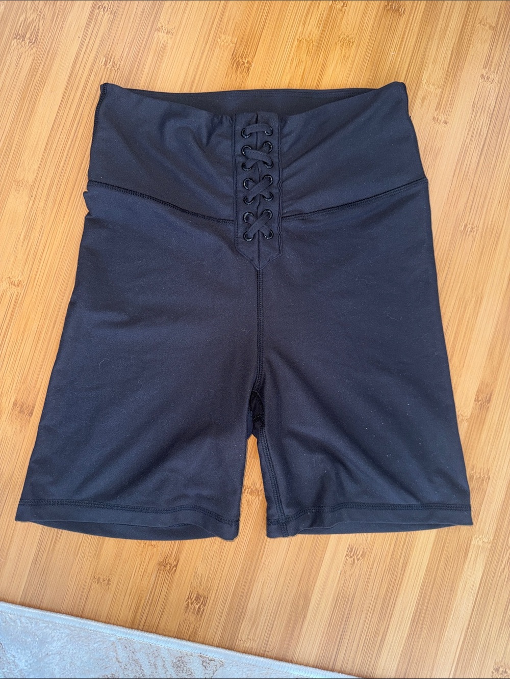 WeWoreWhat High-Waist Black Lace-Up Women’s 7 in Shorts